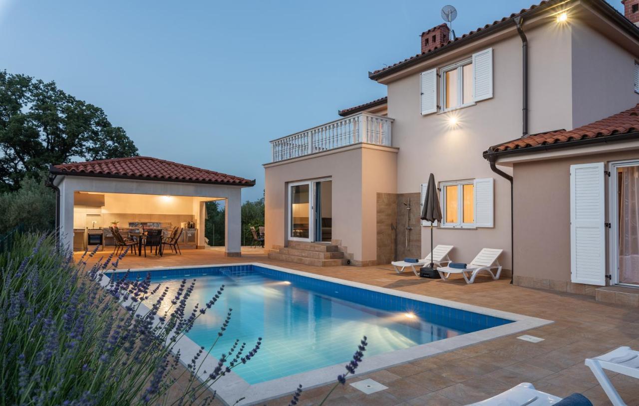 Villa Buroli With Pool, Sauna And Jacuzzi Экстерьер фото